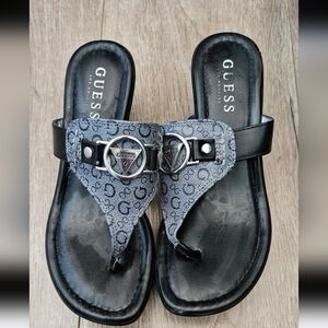 Guess Sandal size 5 1/2